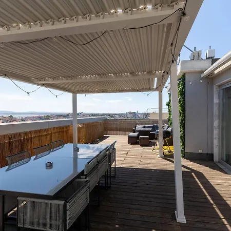 Panoramic 1br Penthouse By Perfect Getaway